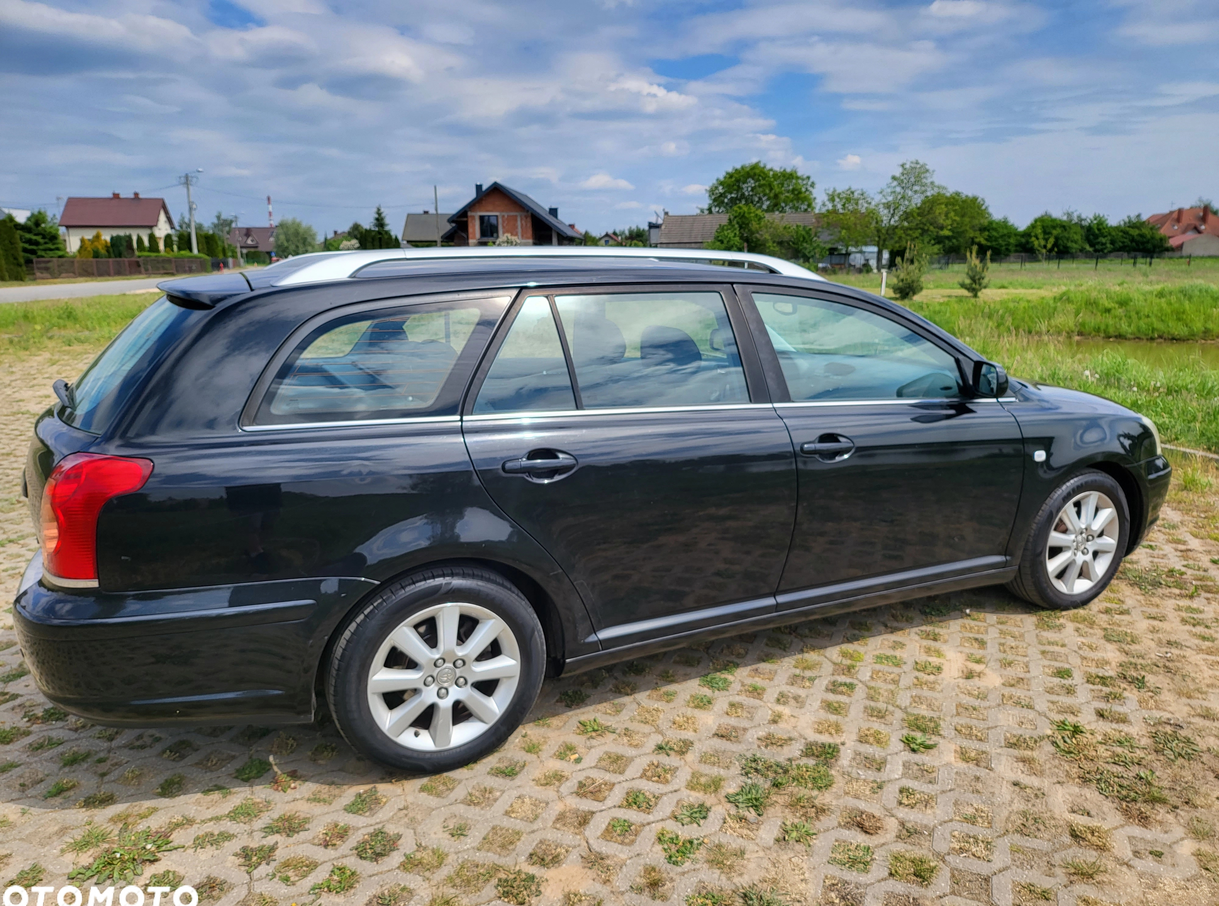 Toyota Avensis cena 11909 przebieg: 289000, rok produkcji 2004 z Sieradz małe 436
